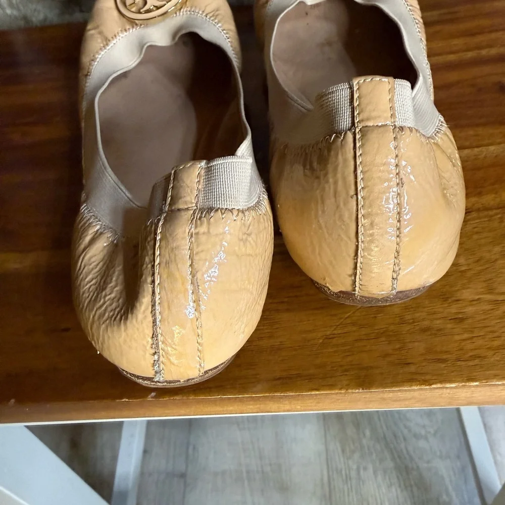 Tory Burch Beige Leather Ballet Flats with Gold Logo